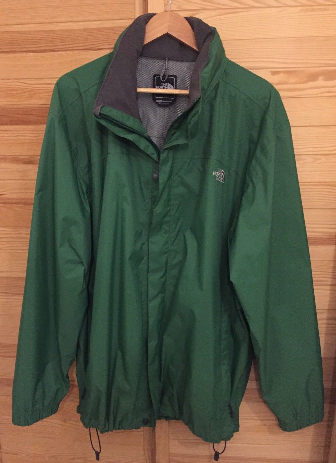 The Northface - dünne Regenjacke grün.jpg